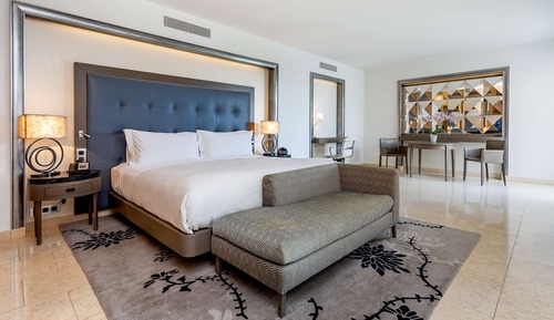 Suite Deluxe, vistas a la piscina (King Grand)