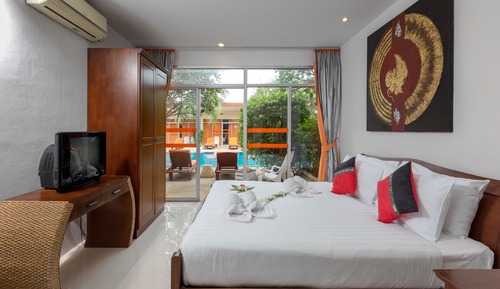 One Bedroom Pool Access
