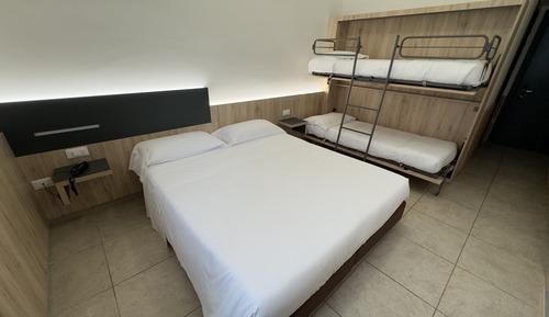 Habitación cuádruple Confort