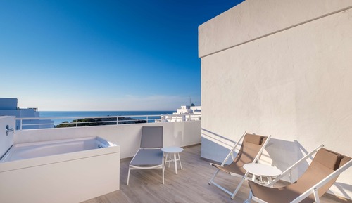 Habitación Deluxe, bañera de hidromasaje, vistas al mar