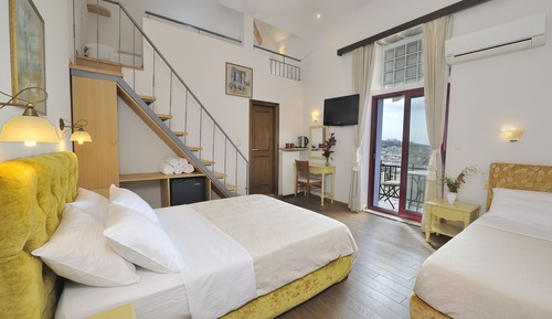 Acropolis Family Room