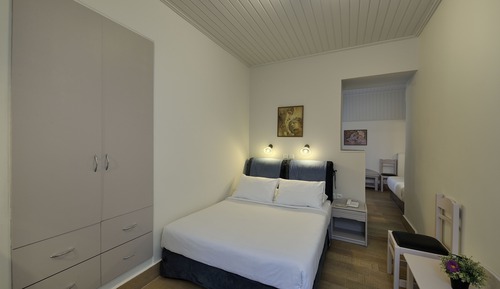 Habitación triple económica, patio, planta baja