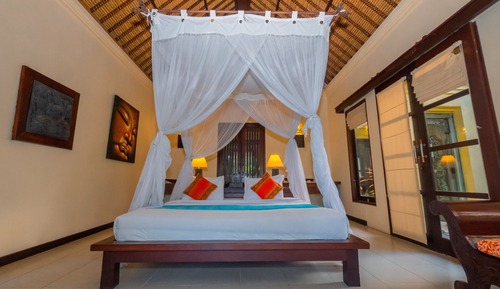 Villa, vistas al jardín (Asoka, No.8)
