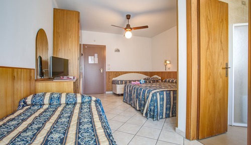 Habitación cuádruple básica
