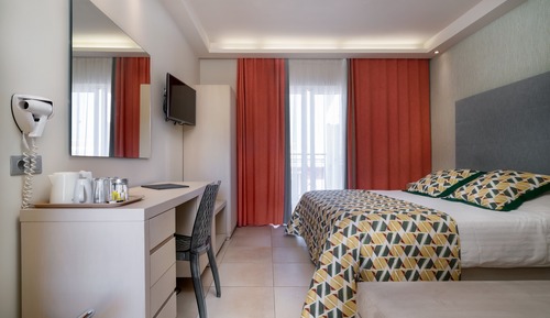 Habitación Deluxe con 1 cama doble o 2 individuales, vistas al jardín