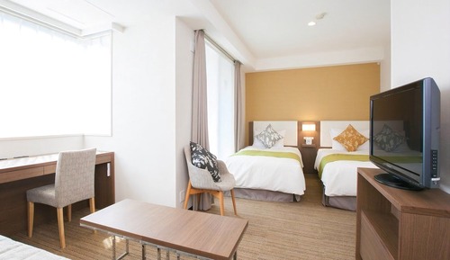 Habitación triple, fumadores