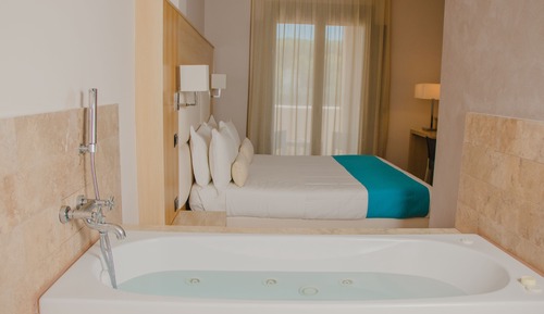 Suite, bañera de hidromasaje