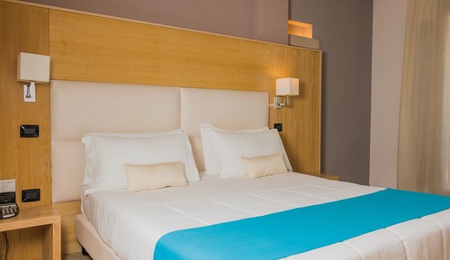 Habitación superior con 1 cama doble o 2 individuales