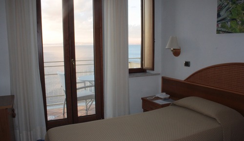 Habitación individual, balcón, vistas al mar