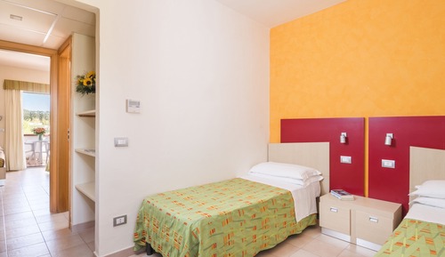 Habitación superior, vistas al jardín