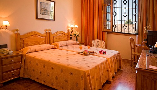 Habitación doble con cama supletoria