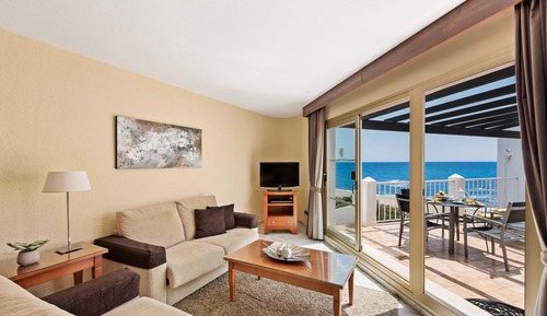 Apartamento clásico, 3 habitaciones, terraza, vistas al mar
