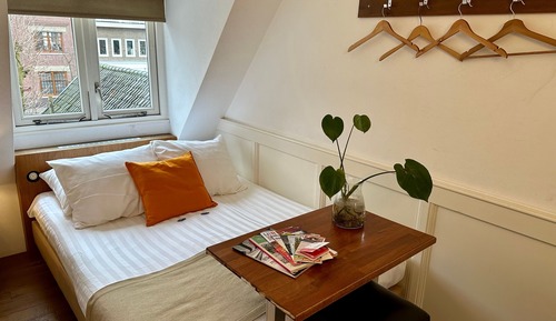 Habitación básica doble, 1 cama doble, baño compartido