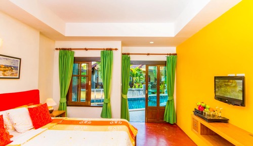 Habitación Deluxe, acceso a la piscina