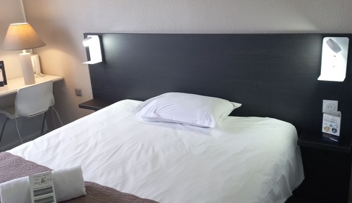 Habitación Confort doble, baño privado, en la zona del jardín