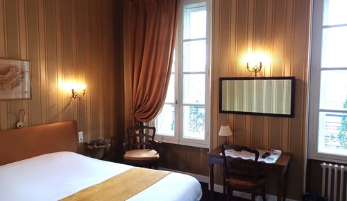 Habitación doble, 1 cama de matrimonio grande, baño privado
