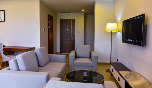 Suite estudio ejecutiva, 1 cama de matrimonio grande, no fumadores, vistas al campo de golf