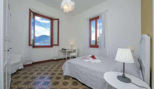 Apartamento familiar, 2 habitaciones, junto al lago (Residenza Oleandro Lake View Luino)