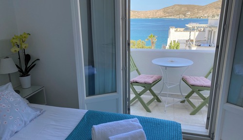 Estudio, vistas al mar