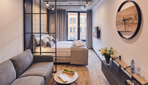 Habitación superior, 1 cama de matrimonio grande, vistas a la ciudad