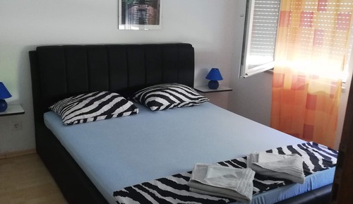 Apartamento (Two Bedroom Apartment with Sea View)