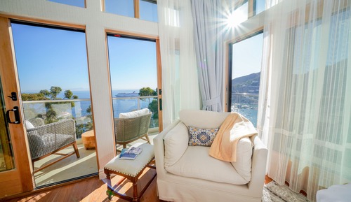 Suite, 1 cama de matrimonio grande con sofá cama, vistas al mar, en esquina