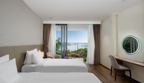 Premier Twin Central - Ocean View