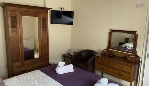 Habitación doble (The Mole)