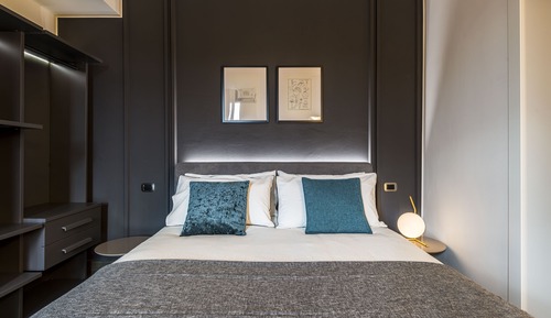 Estudio, balcón (35 a)