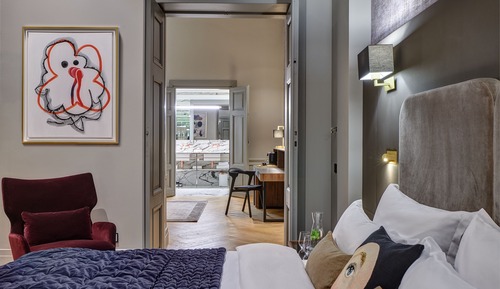 Luxury Suite