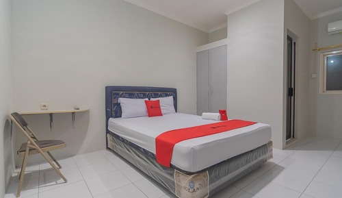 Habitación doble (Reddoorz)