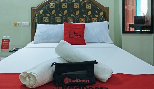 Habitación doble (Reddoorz)