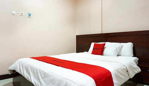 Habitación doble (Reddoorz)