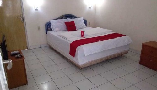 Habitación Deluxe (Reddoorz)