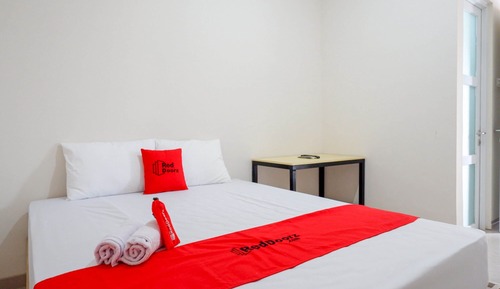 Habitación doble (Reddoorz)