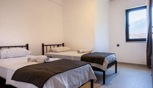 Habitación familiar con 2 camas individuales