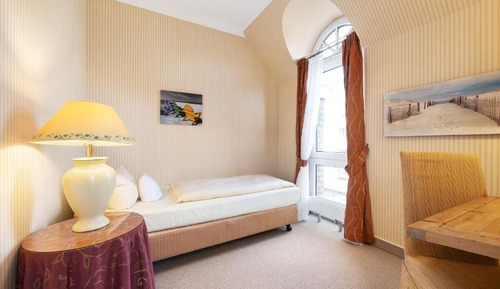 Habitación individual, 1 cama individual grande, balcón, vistas al jardín