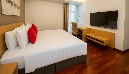 Deluxe One-Bedroom Suite