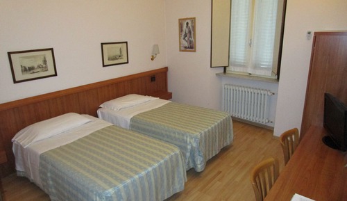 Habitación con 2 camas individuales