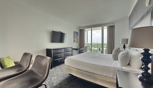 Estudio Deluxe, vistas parciales al mar