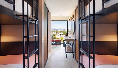 Habitación Deluxe, varias camas