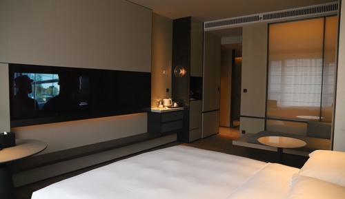 Habitación, 1 cama de matrimonio grande, vistas a la ciudad