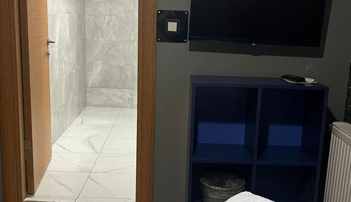 Single Suit Room