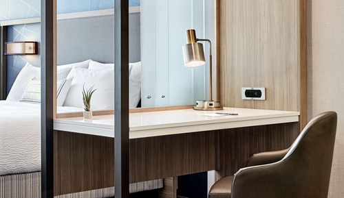 Suite, 1 cama de matrimonio grande con sofá cama (Mobility Accessible, Roll-In Shower)