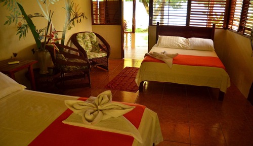 Habitación estándar con 1 cama doble o 2 individuales, vistas a la bahía, frente al mar