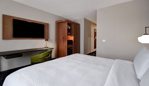 Habitación, 1 cama de matrimonio grande (Mobility/Hearing Access, Roll-In Shwr)
