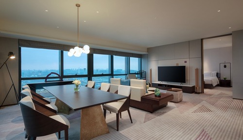 Suite, 1 habitación, Acceso al salón del club, vistas al lago (High Floor)