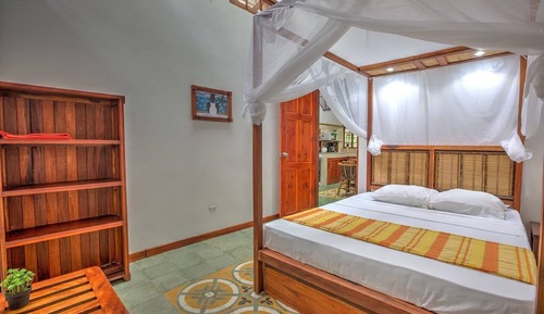 Villa, 2 habitaciones, patio, vistas al jardín
