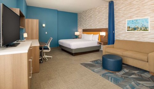 Suite estudio, 1 cama de matrimonio grande, en esquina