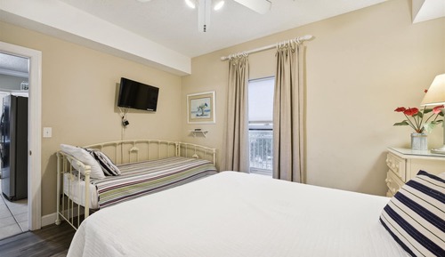 Apartamento, 2 habitaciones, balcón, vistas al mar (1502)